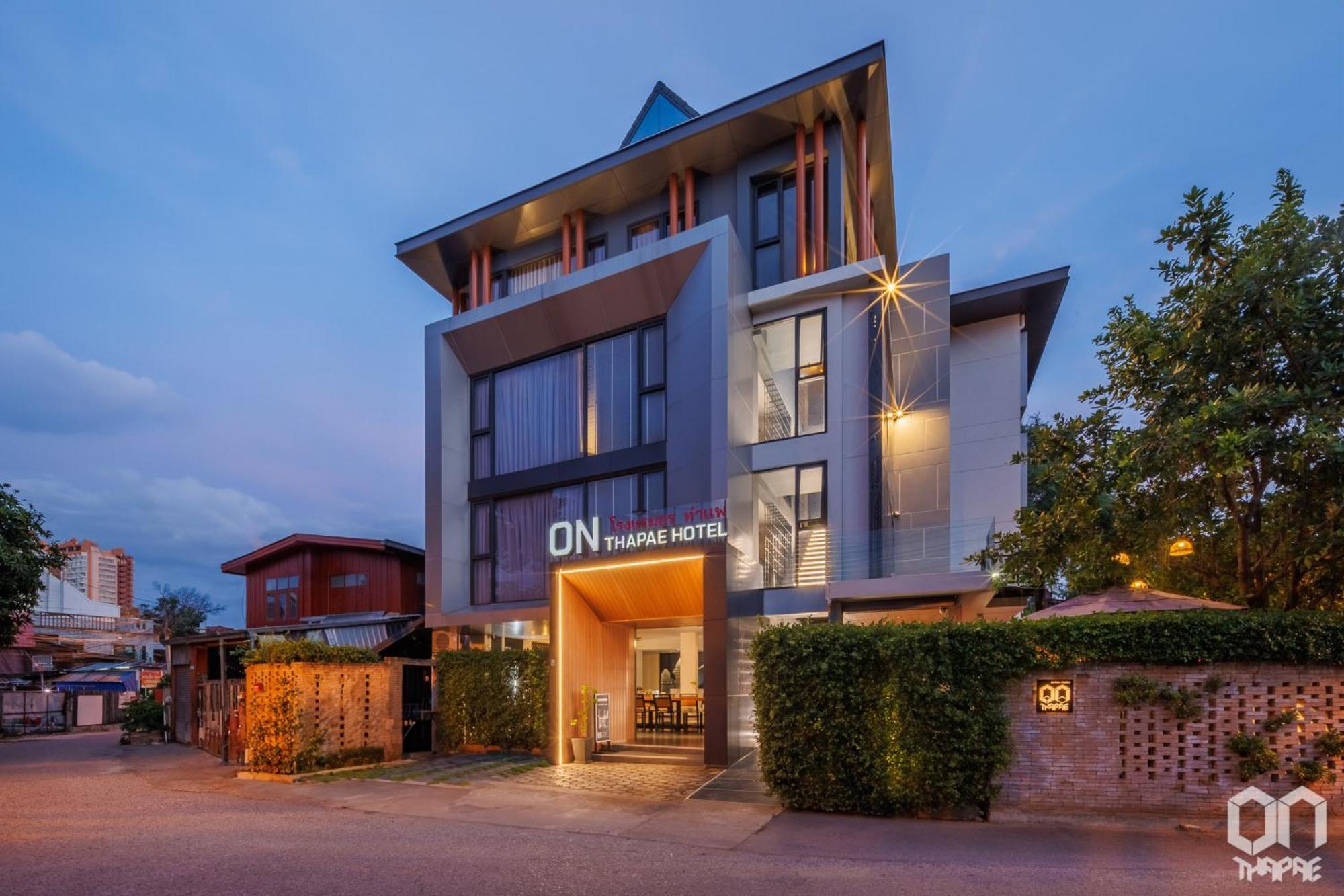 On Thapae Gate Chiangmai Hotell Chiang Mai Exteriör bild