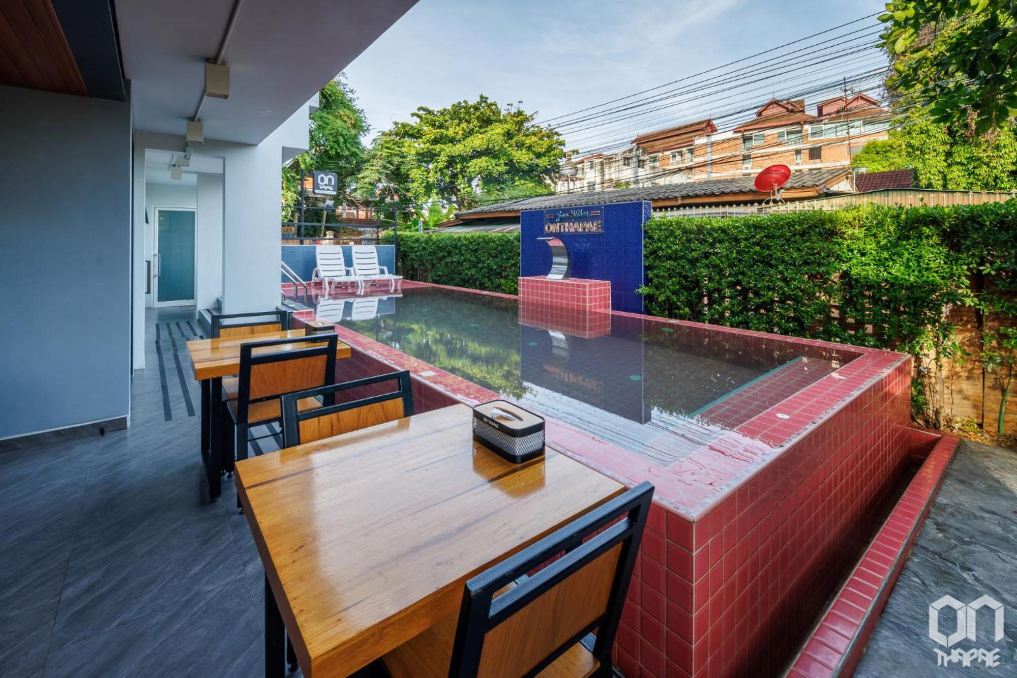 On Thapae Gate Chiangmai Hotell Chiang Mai Exteriör bild